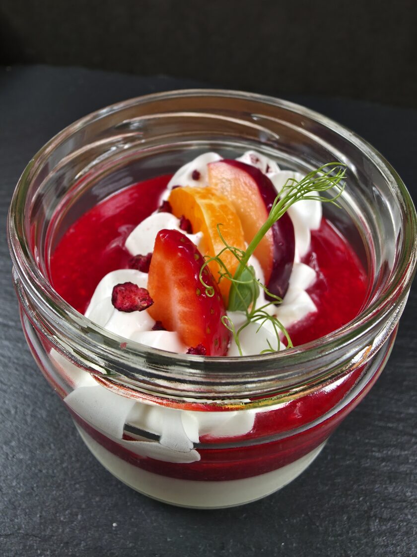 45__Panna_Cotta_burcina_ar_zemenu_vai_avenu_merci__2_.jpg