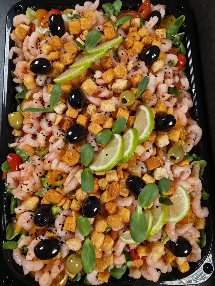 81__Cezara_salati_ar_marinetam_garnelem_un_avokado__6_.jpg